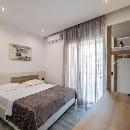 Eden Suites&Apartments Sarandë Buitenkant foto