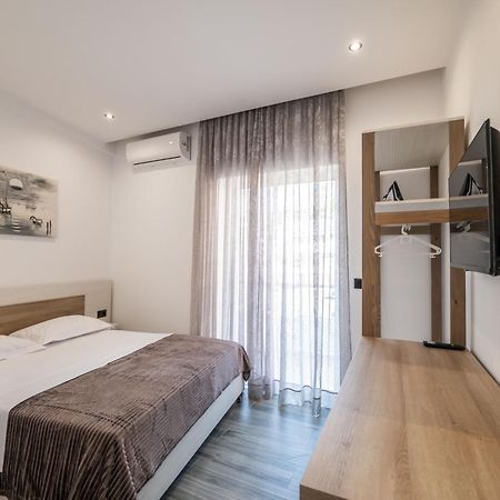Eden Suites&Apartments Sarandë Buitenkant foto